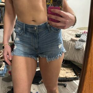 W29 booty short